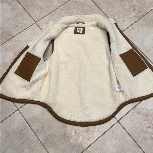 Lee Men's Brown Vest - Picture 2 of 3